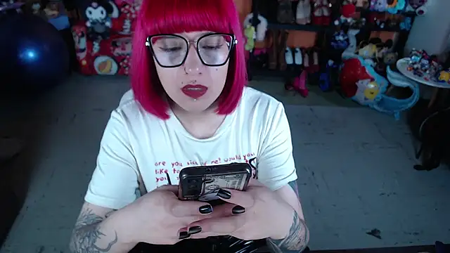 Snapshot of MissMiia2 chatting on November 26, 2025, 9:15 pm MissMiia2 online show from November 26, 2025, 9:15 pm