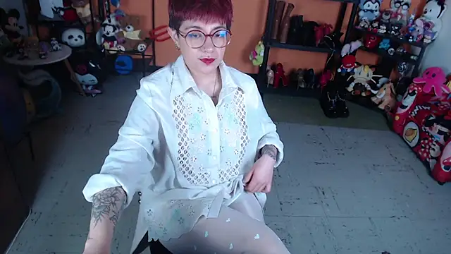 Snapshot of MissMiia2 chatting on June 18, 2026, 10:20 am MissMiia2 online show from June 18, 2026, 10:20 am