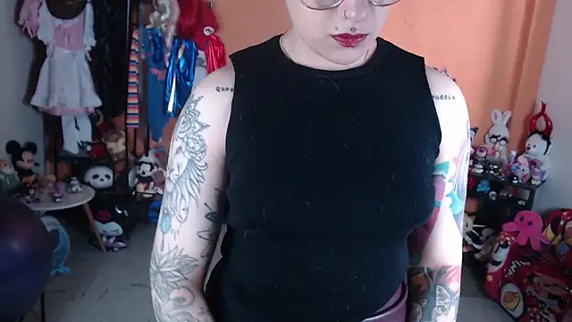 Snapshot of MissMiia2 chatting on June 14, 2026, 5:36 pm MissMiia2 online show from June 14, 2026, 5:36 pm
