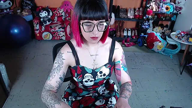 Snapshot of MissMiia2 chatting on November 12, 2025, 1:59 pm MissMiia2 online show from November 12, 2025, 1:59 pm