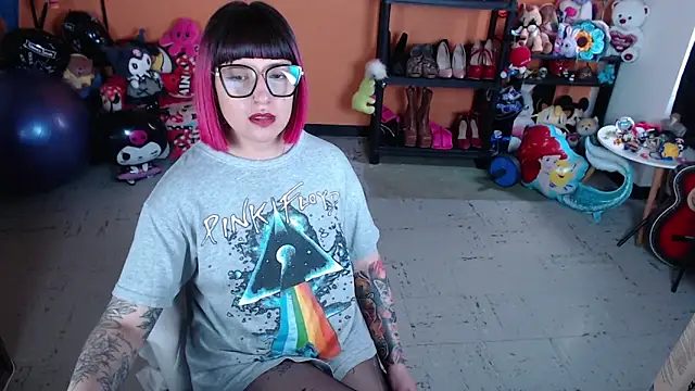 Snapshot of MissMiia2 chatting on October 24, 2025, 2:49 pm MissMiia2 online show from October 24, 2025, 2:49 pm