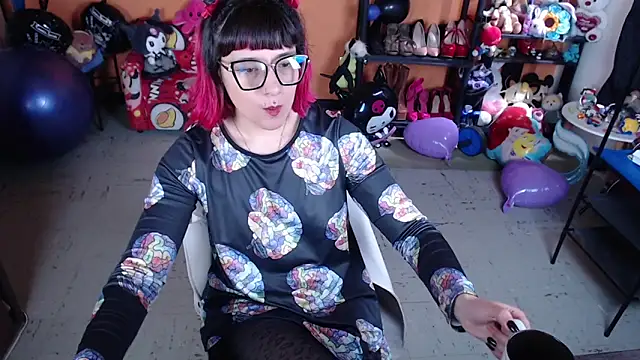 Snapshot of MissMiia2 chatting on October 14, 2025, 2:50 pm MissMiia2 online show from October 14, 2025, 2:50 pm