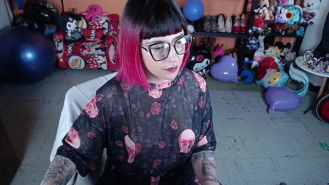 Snapshot of MissMiia2 chatting on October 10, 2025, 2:51 pm MissMiia2 online show from October 10, 2025, 2:51 pm