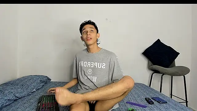 Snapshot of evanscollins chatting on February 10, 2026, 12:31 am evanscollins online show from February 10, 2026, 12:31 am