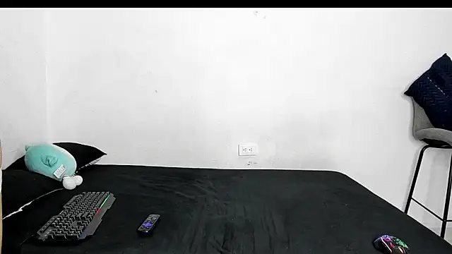 Snapshot of evanscollins chatting on March 18, 2026, 10:54 pm evanscollins online show from March 18, 2026, 10:54 pm