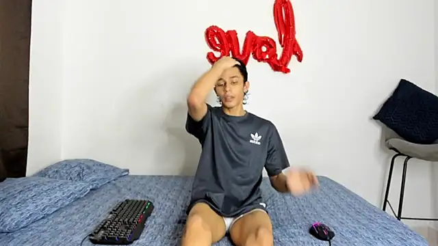 Snapshot of evanscollins chatting on November 5, 2025, 10:02 pm evanscollins online show from November 5, 2025, 10:02 pm