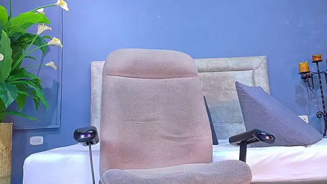 Snapshot of Iker_bigdick chatting on November 22, 2025, 7:35 pm Iker bigdick online show from November 22, 2025, 7:35 pm