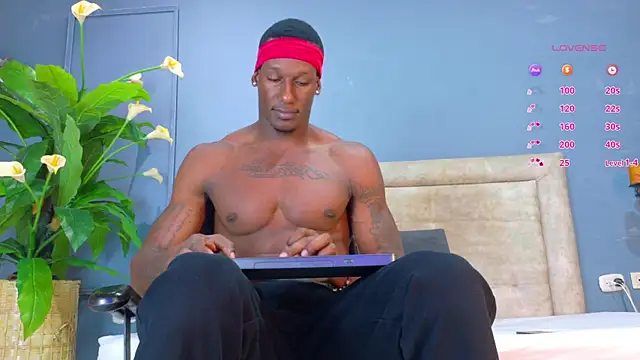 Snapshot of Iker_bigdick chatting on November 15, 2025, 7:29 pm Iker bigdick online show from November 15, 2025, 7:29 pm