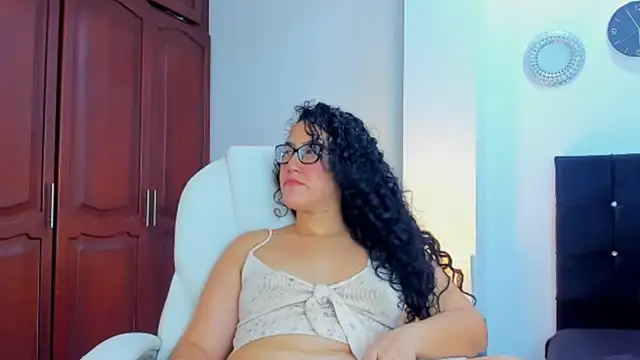 kathyajhonss online show from February 18, 2025, 10:58 pm