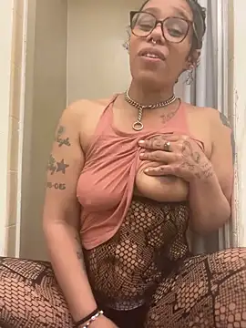 Princess Desirae online show from May 12, 2026, 6:21 am