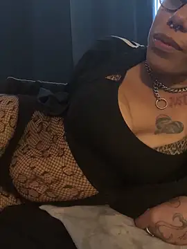Princess Desirae online show from May 5, 2026, 6:33 pm