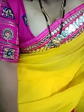 Snapshot of your-sameera chatting on November 17, 2025, 6:28 am your-sameera online show from November 17, 2025, 6:28 am