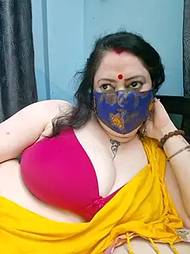Snapshot of Raja_Ranii chatting on August 4, 2026, 5:39 pm Raja Ranii online show from August 4, 2026, 5:39 pm
