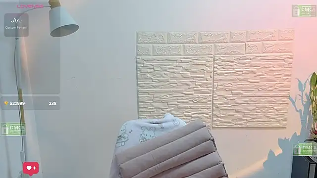 Snapshot of Carly_1 chatting on July 8, 2026, 3:24 pm Carly 1 online show from July 8, 2026, 3:24 pm