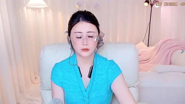 Daisy7 11 online show from May 10, 2026, 7:01 am