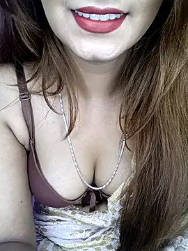 Snapshot of Diamond_queeen chatting on October 9, 2025, 9:04 pm Diamond queeen online show from October 9, 2025, 9:04 pm