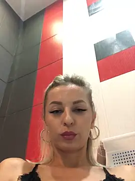 Snapshot of Diamond_Bunny_ chatting on October 27, 2025, 12:39 pm Diamond Bunny online show from October 27, 2025, 12:39 pm