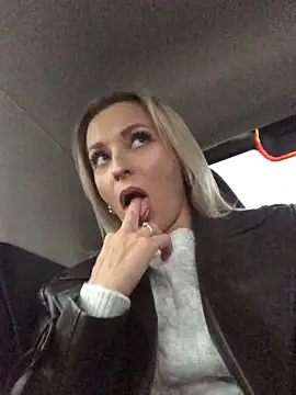 Snapshot of Diamond_Bunny_ chatting on October 29, 2025, 2:38 pm Diamond Bunny online show from October 29, 2025, 2:38 pm