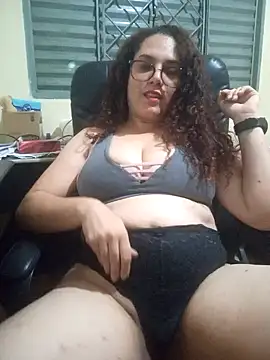 litha luna online show from December 5, 2024, 9:33 pm