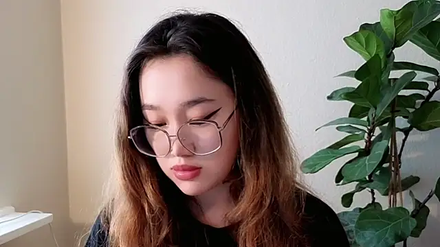 Jennatyan online show from August 4, 2026, 5:34 am