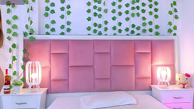 kaily sweet1 online show from June 24, 2026, 11:20 am
