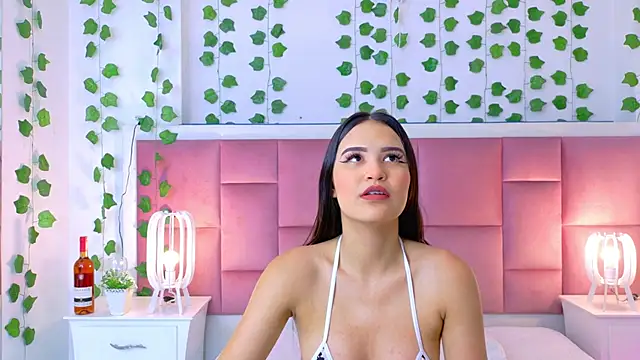 kaily sweet1 online show from June 15, 2026, 11:21 am