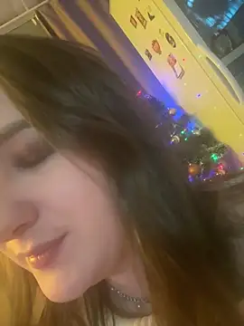 Snapshot of Emma_B1uem chatting on December 24, 2024, 12:22 am Emma B1uem online show from December 24, 2024, 12:22 am