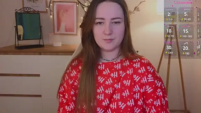 Snapshot of Emma_B1uem chatting on December 17, 2024, 10:11 pm Emma B1uem online show from December 17, 2024, 10:11 pm