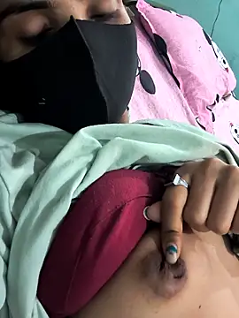 cute simmy0 online show from April 29, 2026, 2:21 pm