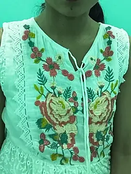 cute simmy0 online show from June 7, 2026, 9:53 pm