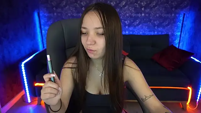 Snapshot of ElysLunar chatting on February 8, 2025, 4:35 pm ElysLunar online show from February 8, 2025, 4:35 pm