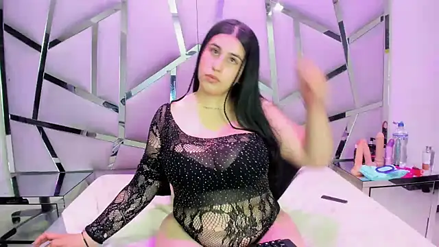 Criistaal  online show from March 13, 2026, 4:28 am