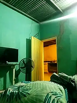 Snapshot of Hot_p0lla_grande_activo chatting on December 18, 2025, 7:13 am Hot p0lla grande activo online show from December 18, 2025, 7:13 am