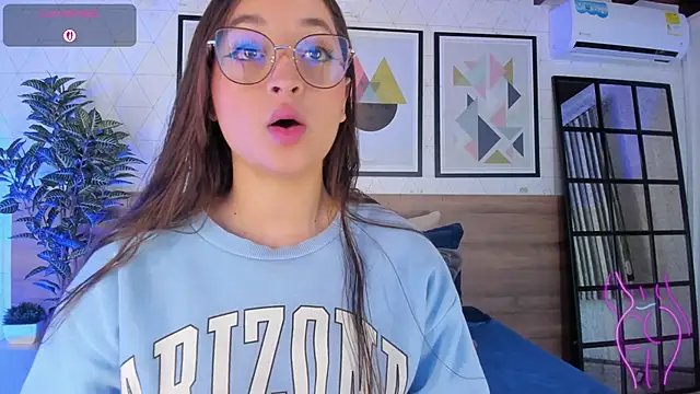 Snapshot of MiaKay1 chatting on February 10, 2026, 3:27 am MiaKay1 online show from February 10, 2026, 3:27 am