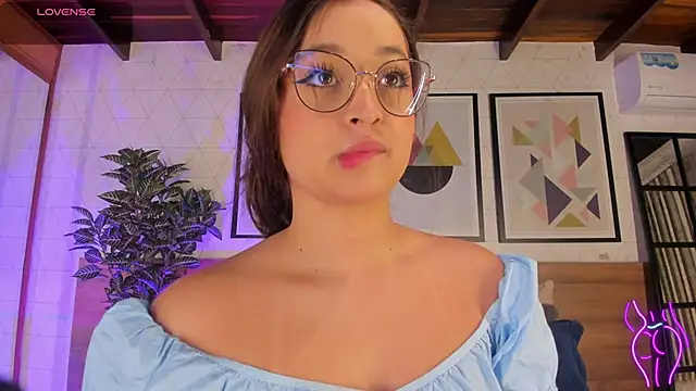 Snapshot of MiaKay1 chatting on March 22, 2026, 3:32 am MiaKay1 online show from March 22, 2026, 3:32 am