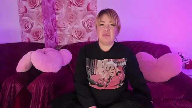 Snapshot of CurlyDreams chatting on February 5, 2026, 6:20 am CurlyDreams online show from February 5, 2026, 6:20 am