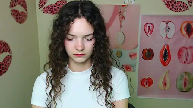  SusieSu  online show from November 22, 2025, 7:07 am