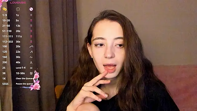 EvaBradley online show from November 16, 2025, 7:07 pm