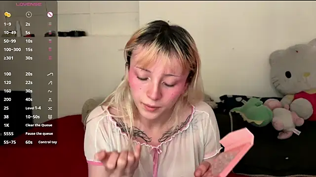 Cloe five online show from November 24, 2025, 8:09 pm