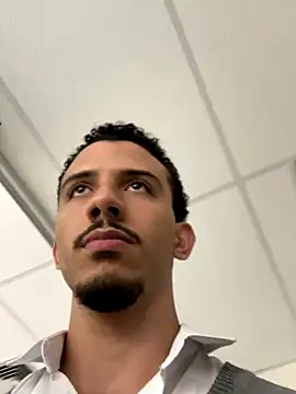 pteno1 online show from December 3, 2024, 5:17 pm