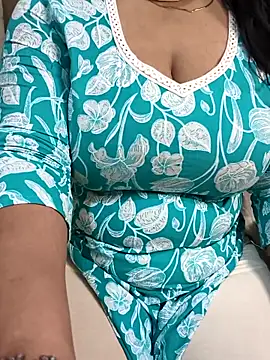 Snapshot of Anamika_Kapoor chatting on October 14, 2025, 10:42 pm Anamika Kapoor online show from October 14, 2025, 10:42 pm