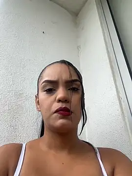 Snapshot of Sara-77 chatting on June 6, 2026, 8:14 pm Sara-77 online show from June 6, 2026, 8:14 pm