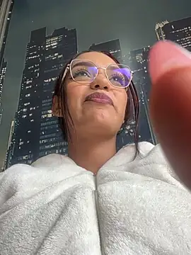 Sara-77 online show from August 6, 2026, 1:28 pm