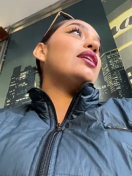 Sara-77 online show from July 7, 2026, 12:42 pm