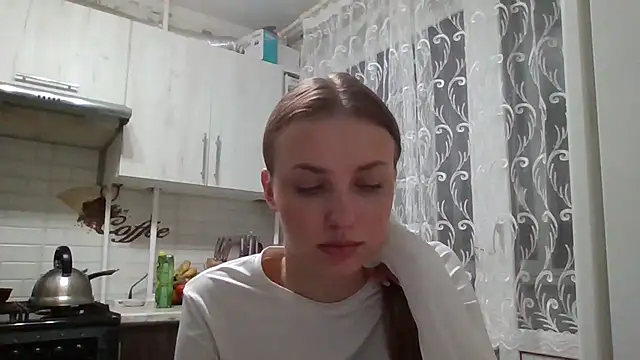 Snapshot of Sweety_Nika chatting on February 5, 2025, 10:44 pm Sweety Nika online show from February 5, 2025, 10:44 pm