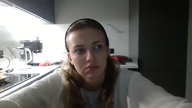 Snapshot of Sweety_Nika chatting on October 1, 2025, 8:24 pm Sweety Nika online show from October 1, 2025, 8:24 pm