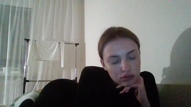Snapshot of Sweety_Nika chatting on December 14, 2024, 12:22 am Sweety Nika online show from December 14, 2024, 12:22 am