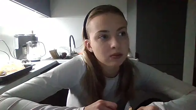 Snapshot of Sweety_Nika chatting on September 23, 2025, 8:38 pm Sweety Nika online show from September 23, 2025, 8:38 pm