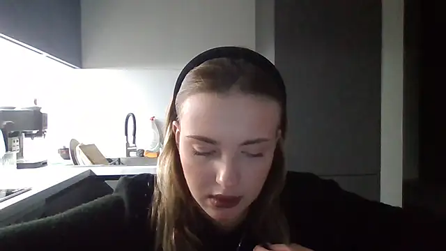 Snapshot of Sweety_Nika chatting on September 29, 2025, 7:41 pm Sweety Nika online show from September 29, 2025, 7:41 pm