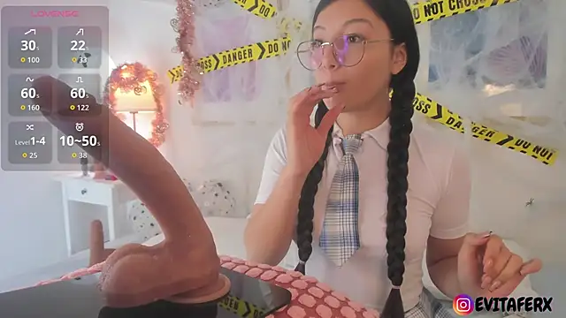 Eva depp online show from November 1, 2025, 3:39 pm